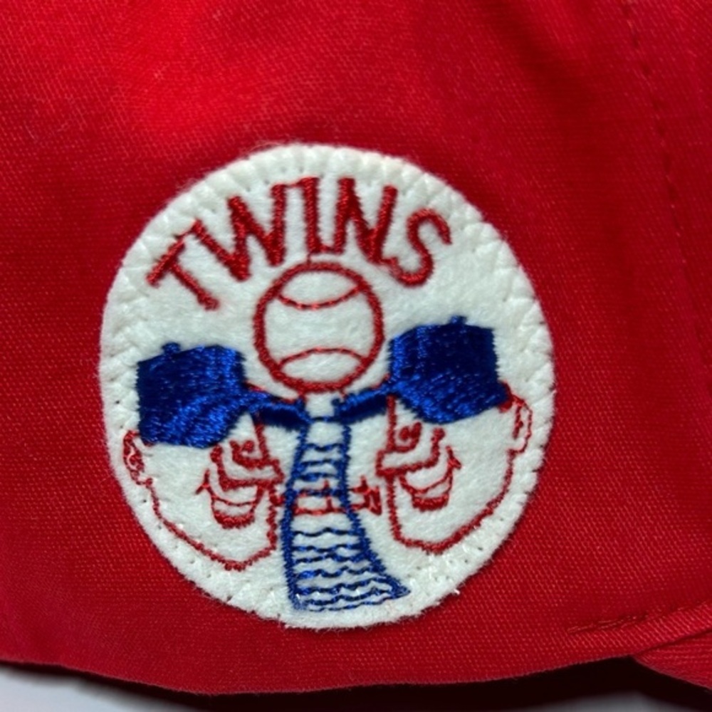 Minnesota Twins ball cap 1961 Minni and Paul.  New Era Flexfit L—XL